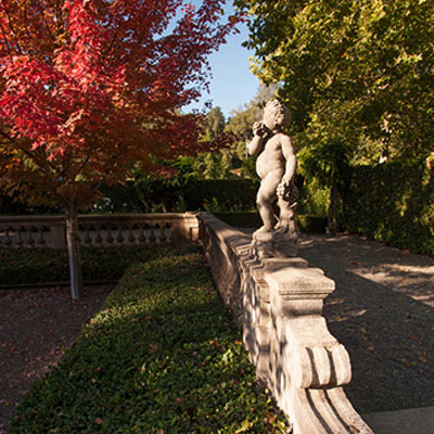 Beaulieu Garden: Cherub statue on the Sunken Garden balustrade