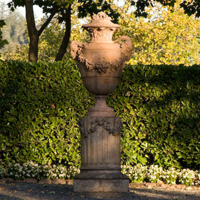 Bealieu Garden's family urn